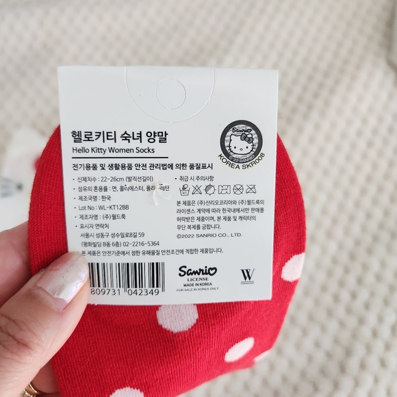 NWT Sanrio Hello Kitty | 3 Pack of Mid Crew Socks in Polka Dot, One Size - Picture 5 of 7